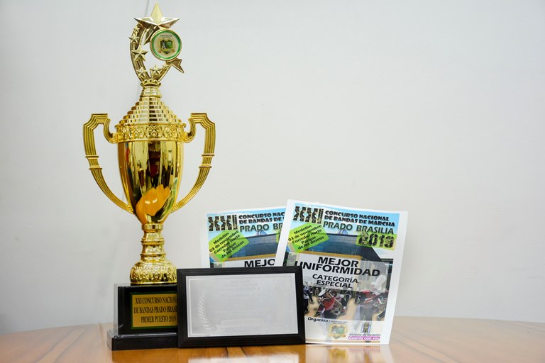 Trofeo y premios ganados en el  XXI Concurso de Prado Braisilia.