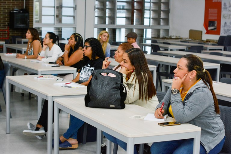 Capacitaciones Unamos fuerzas para crecer.