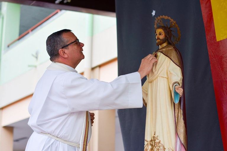 Pbro. José Javier durante el Acto de Consagración al Sagrado Corazón de Jesús