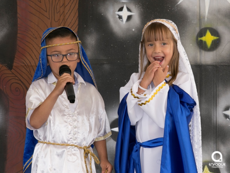 Los pequeños actores que representaban a San José y la Virgen María.