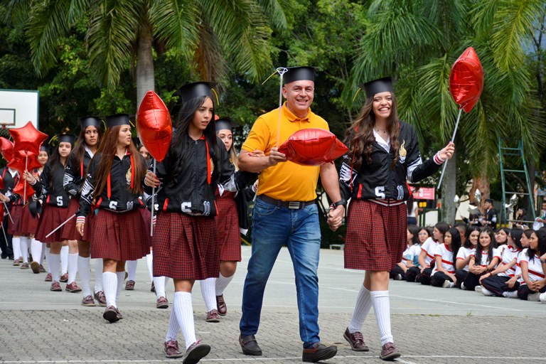 Los docentes también fueron parte de esta celebración 