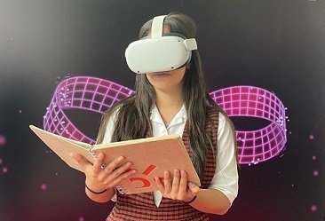 Estudiante en el metaverso 