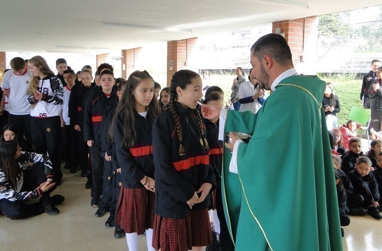 Eucaristía en Colegio de la UPB Marinilla (2)