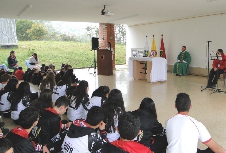 Eucaristía en Colegio de la UPB Marinilla (2)