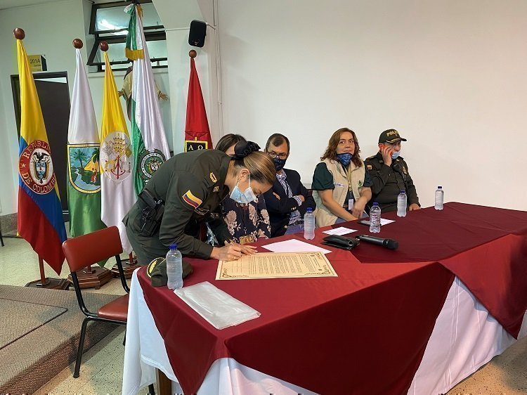 Firmar de la policía