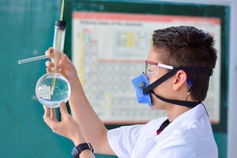 Este estudiante investigó sobre biogás y su aplicabilidad institucional.