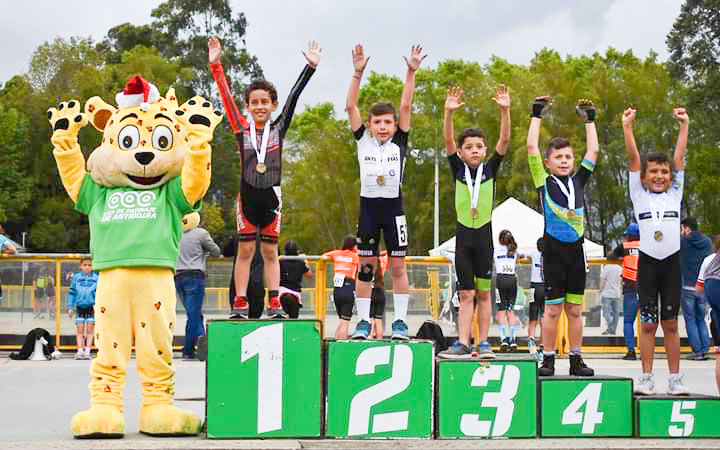 Jerónimo Giraldo Arrieta patinador del Colegio de la UPB Marinilla