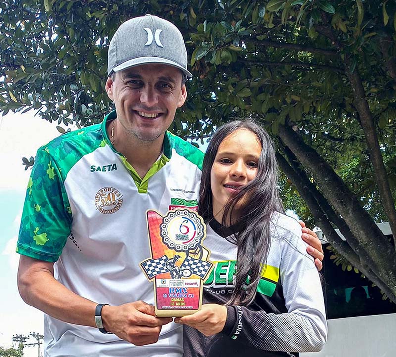 Maria Isabel Garro Úsuga campeona de BMX 