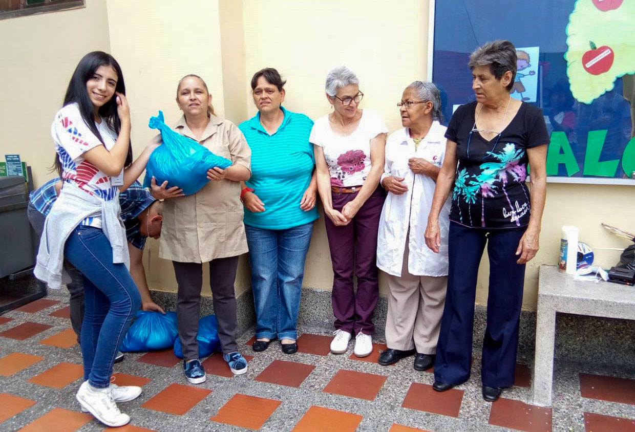 Colegio de la UPB realizó labor pastoral en comunidad de Manrique