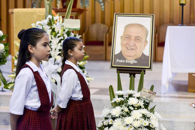 Exequias del Padre Gonzalo Restrepo Villegas