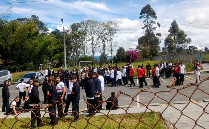 Simulacro de evacuación en el Colegio de la UPB Marinilla