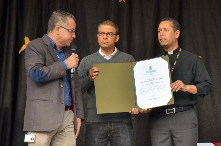 Colegio de la UPB fue condecorado por la Alcaldía de Medellín