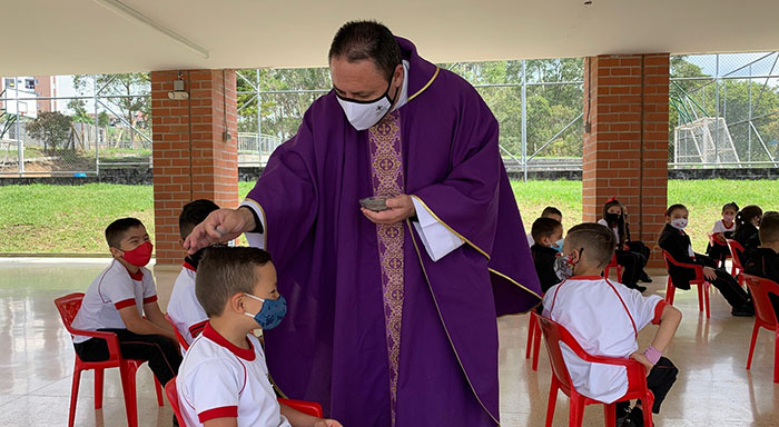 Inicio de cuaresma e imposición de la Santa Ceniza en Marinilla