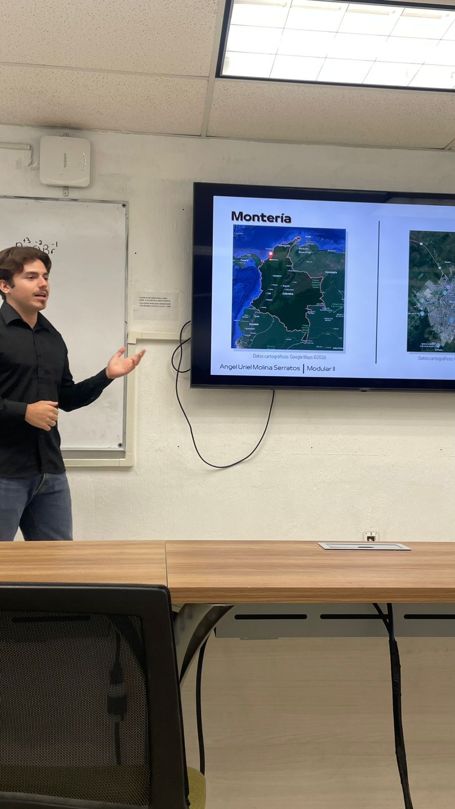 Estudiante de UPB Montería sustentando el proyecto