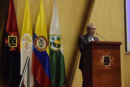 La celebración estuvo presidida por el Rector General de la UPB, Pbro. Julio Jairo Ceballos Sepúlveda
