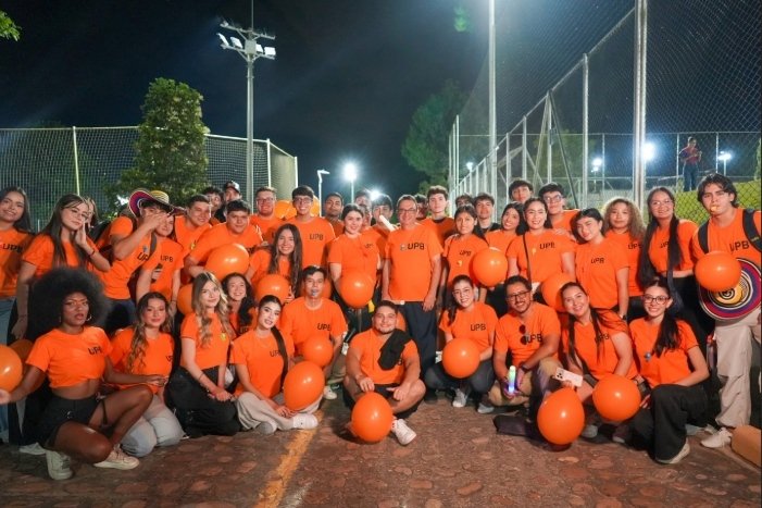 Estudiantes en el nocturnal 