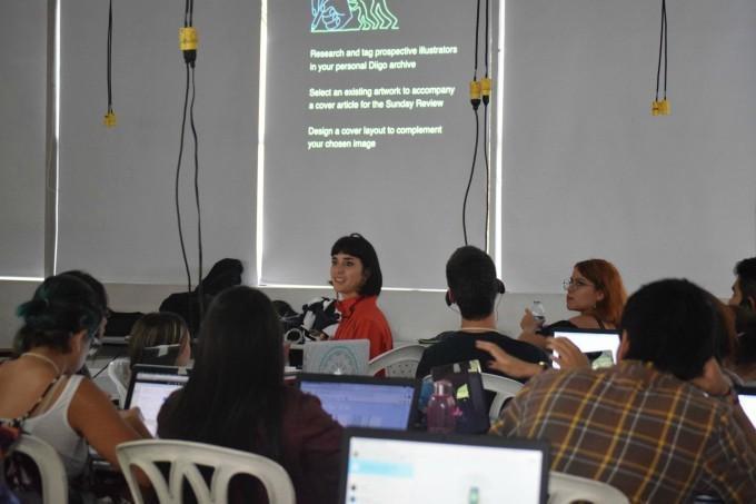 Alexa y estudiantes 