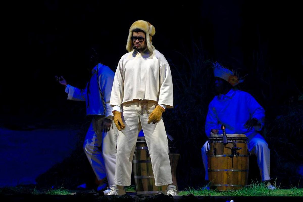 "Debí Tirar Más Fotos World Tour": Bad Bunny en Medellín