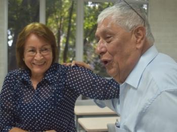 La alegría de compartir entre amigos se vive en Casa de la Felicidad.