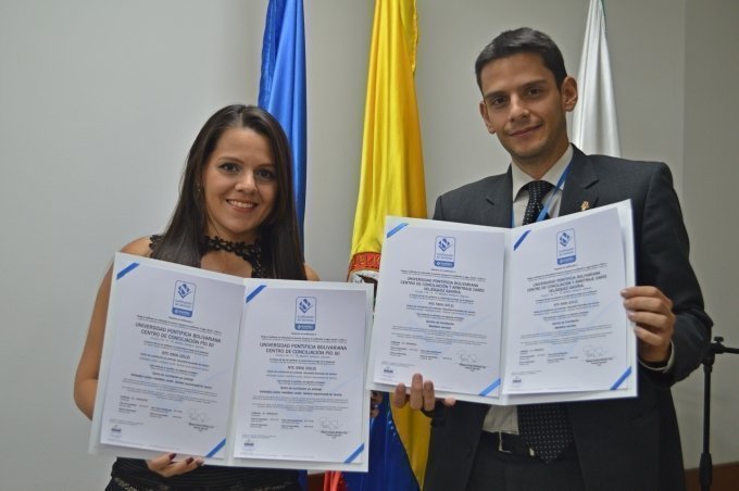 El Centro de Conciliación del Consultorio Jurídico Pío XII y el Centro de Concilaición Darío Velásquez Gaviria recibieron certificación por parte del Icontec.