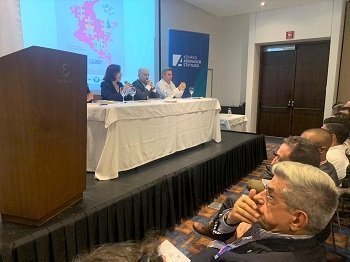 Mesa principal del lanzamiento del libro “Colombia en su ruta, recorriendo el camino hacia 2050” 