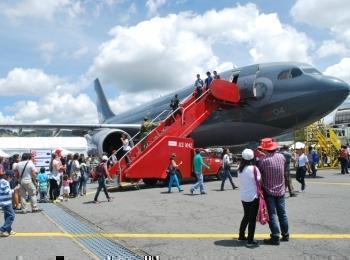 Convenio entre UPB y la UABC en formación aeronáutica 