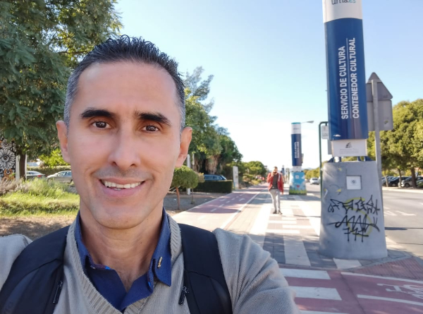 Carlos Valencia, docente UPB iniciando su estancia en España en la Universidad de Málaga