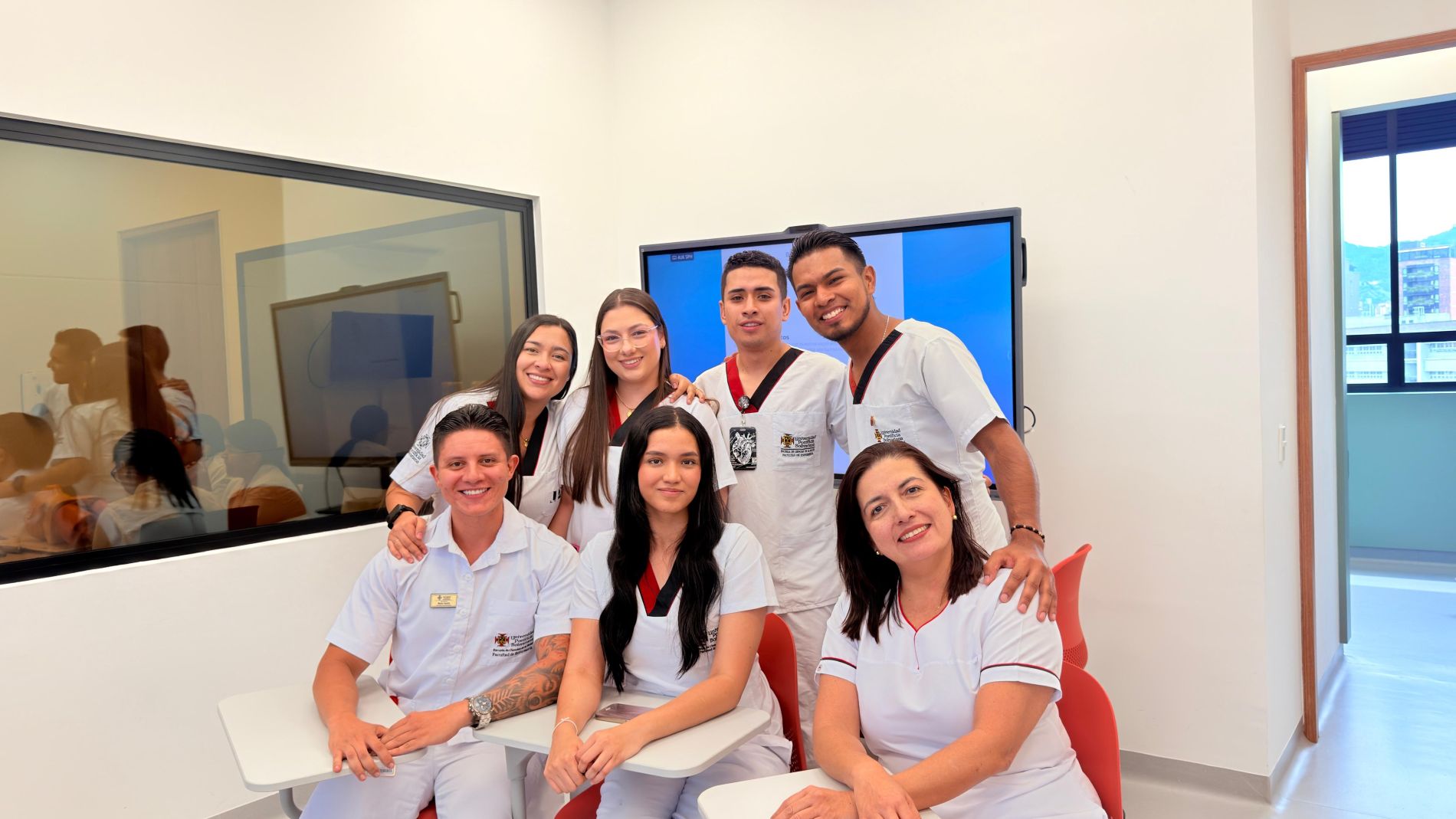Estudiantes en la clinica de simulación 
