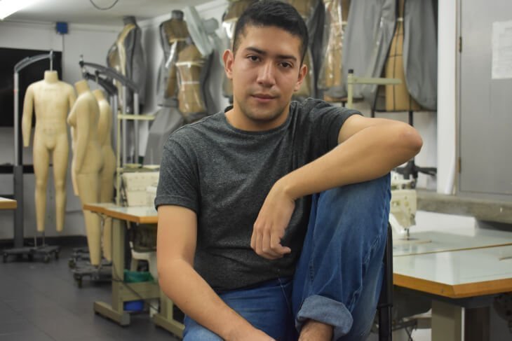 Santiago López, estudiante de Diseño de Vestuario