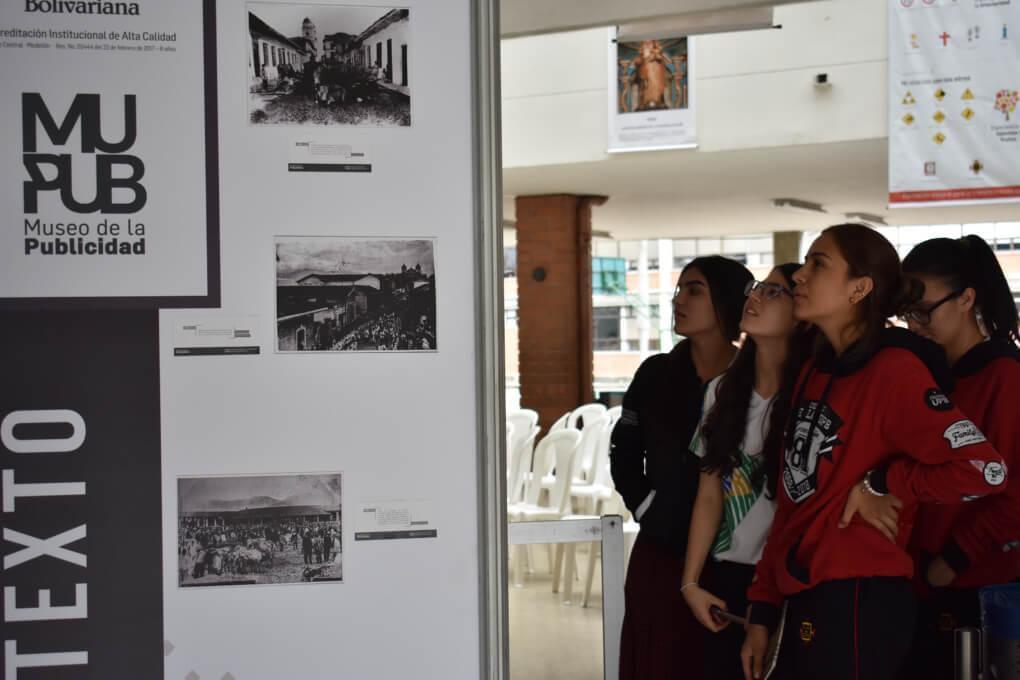 Estudiantes del Colegio UPB en el Museo de la Publicidad