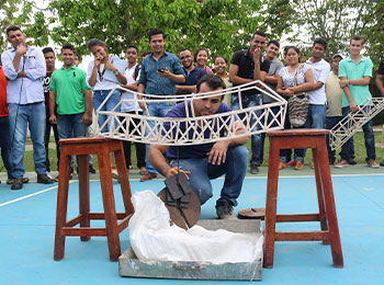 Competencia de Puentes de madera balso