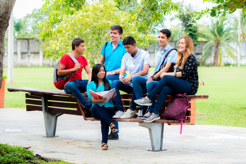 Estudiantes pregrado UPB Montería