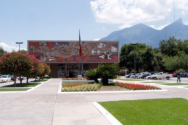 Fachada del Tecnológico de Monterrey en México 