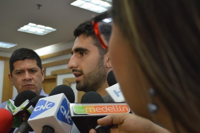 Felipe Raad uno de los estudiantes de Publicidad que lideró la campaña No Consumas Tu Familia 