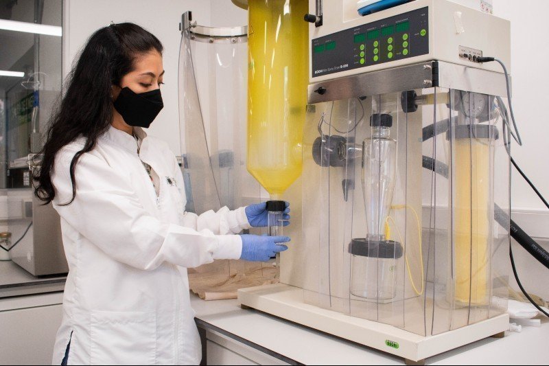 Estefanía Martínez Correa, joven talento del Ministerio de Ciencia, Tecnología e Innovación.