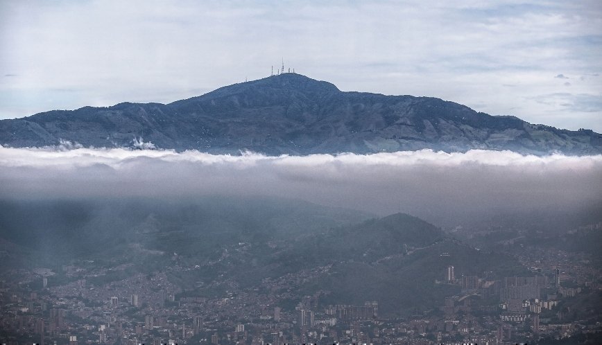 Fotografía de la contaminación del aire de Medellín, autoría de Pedro Londoño 