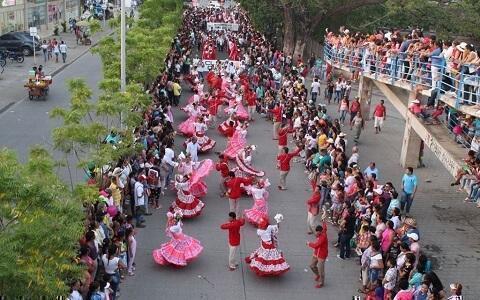 Comparsa de la UPB Montería en la Parada Folclórica