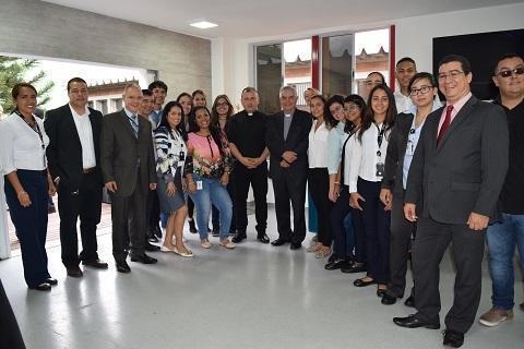 Equipo de trabajo del Centro de Lenguas de la UPB en la Inauguración del Programa Silecs en la Institución Educativa San Marcos.