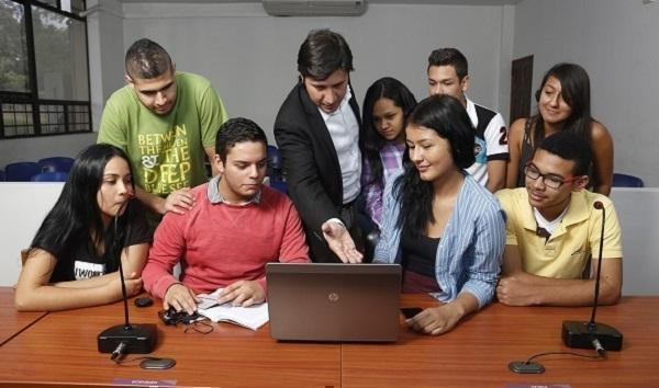 Grupos de Investigación de la Escuela de Derecho y Ciencias Políticas