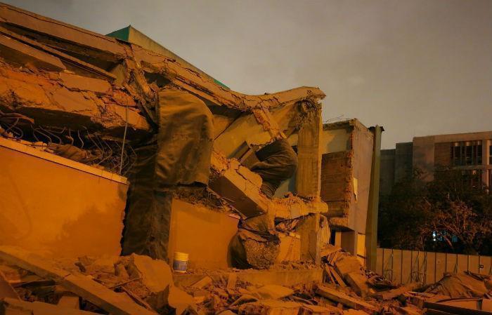 Imagen del edificio implosionado