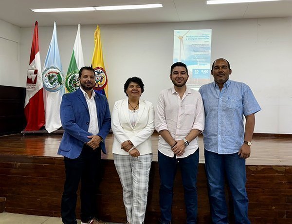 En la foto, Edwin Ortega, docente UPB, Olga Concha Guzmán, México, Bryan Salcedo, Director Facultad Ingeniería Industrial UPB y Jorge Moncaleano, coordinador Ing.Industrial UNIVALLE