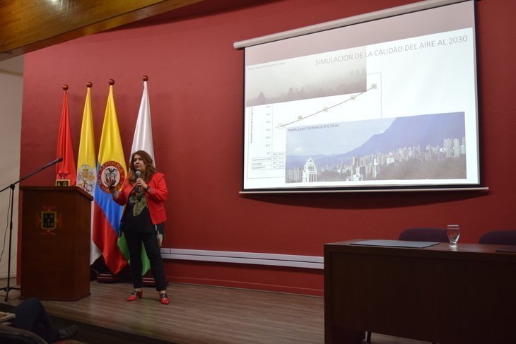 Conferencista sobre la calidad del aire