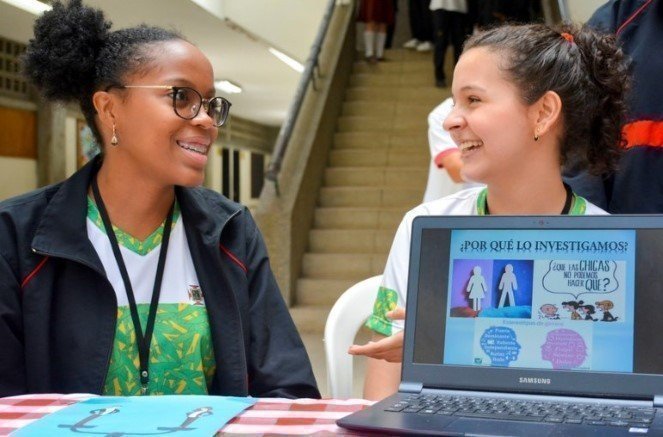 Jóvenes investigadores del Colegio de la UPB 