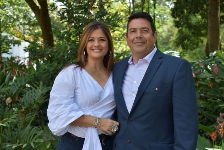 Juan Vélez y su esposa, Marcela Restrepo, de visita en el campus UPB.