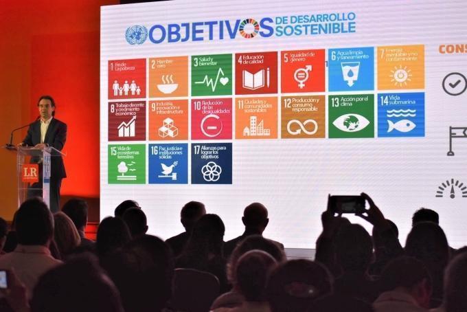 Federico Gutierrez habla en el Foro Medellín 2030