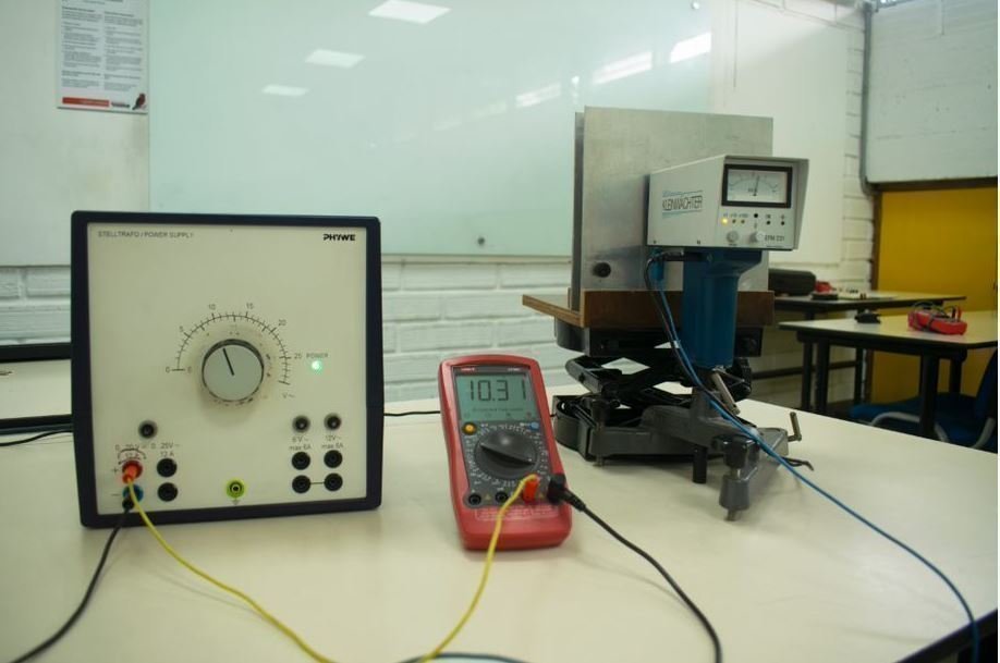 Se miden campos electrostáticos de hasta 2 000 V/m 