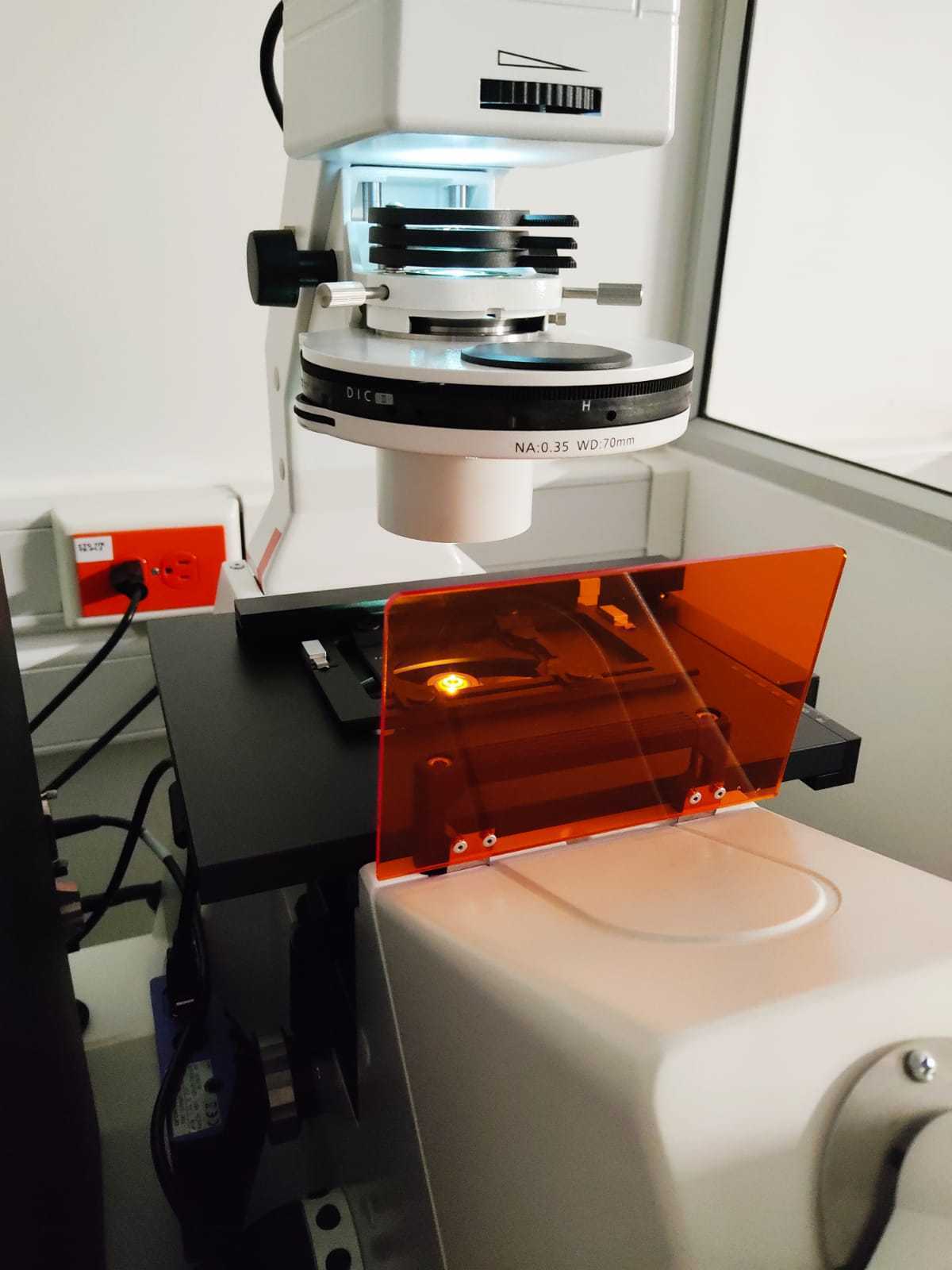 Microscopio invertido de fluorescencia ZEISS 