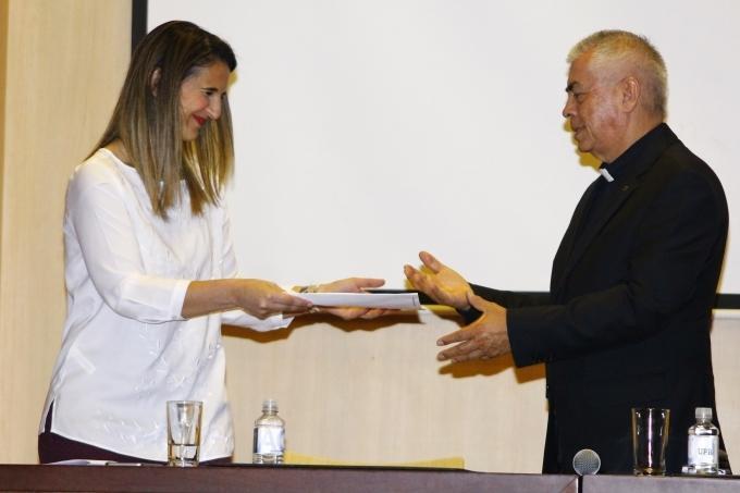 ministra y rector en la acreditacion
