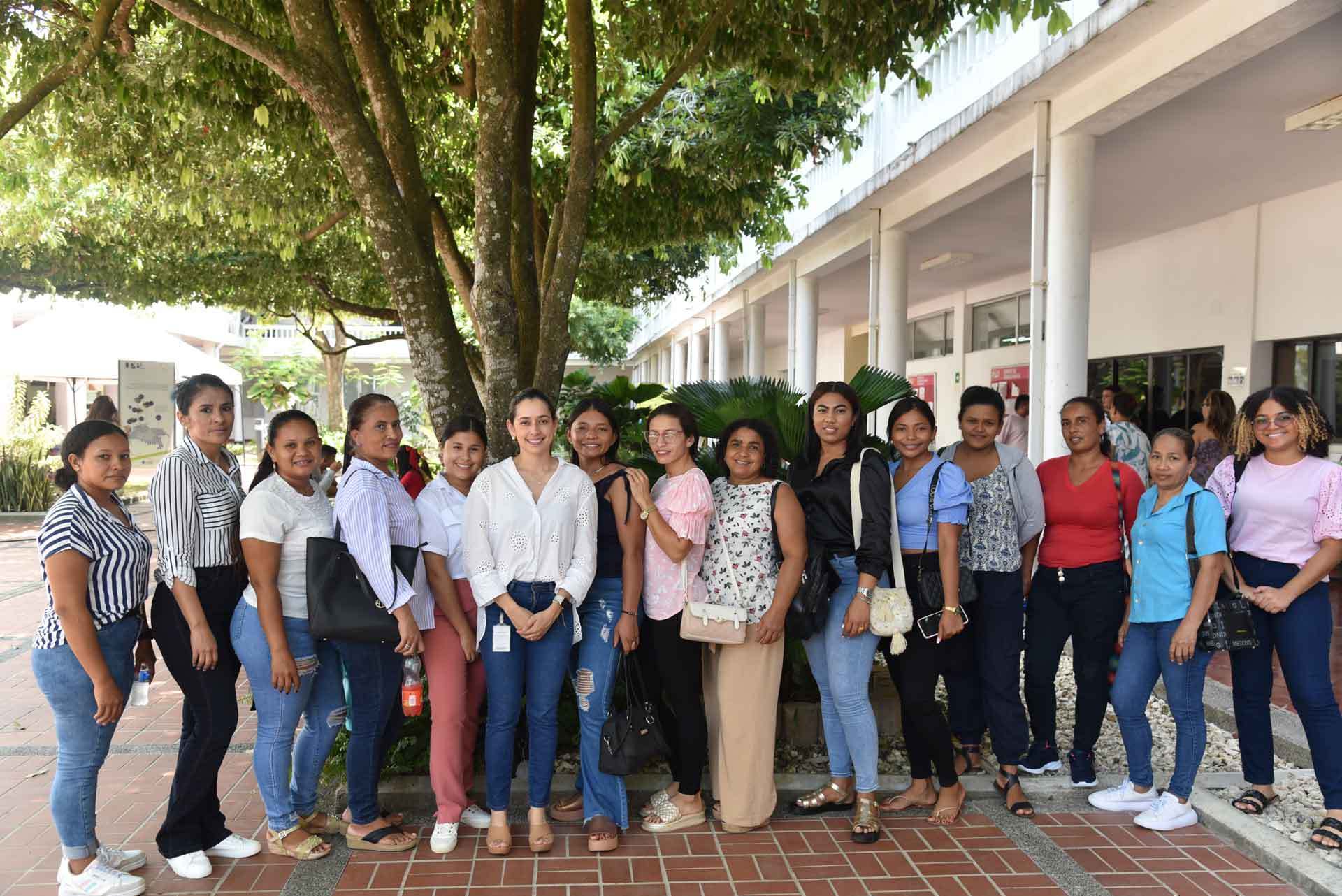 Lideresas sociales de Sahagún en capacitación sobre impactos en actividades extractivas en UPB Montería