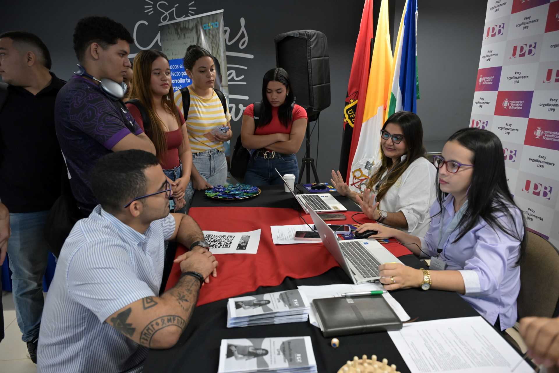 Estudiantes y egresados conectando con el mercado laboral en la Feria 